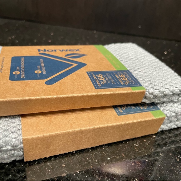 NORWEX Diamond Textured Kitchen Towel & Cloth Set Graphite with Pomegranate Trim - Picture 3 of 16